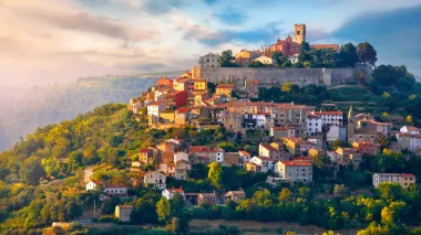 Istarski dragulji na dlanu: Vodič kroz Motovun i Grožnjan
