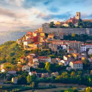 Istarski dragulji na dlanu: Vodič kroz Motovun i Grožnjan