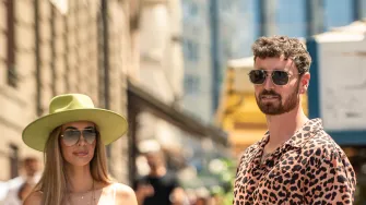 On u leopard košulji, ona u boho haljini: Modno usklađeni par sa špice privukao poglede