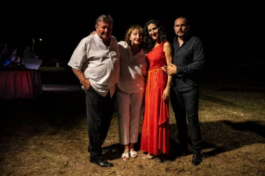 Ana Rucner i obitelj oduševili Medulin glazbom i emocijama uz zalazak sunca
