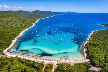 Skrivene oaze: 10 jadranskih plaža koje morate posjetiti ovog ljeta