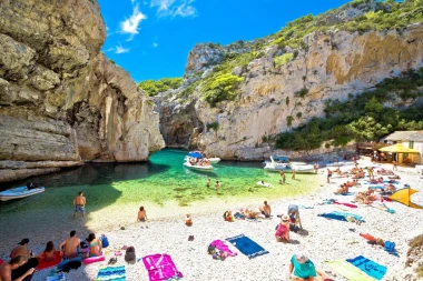 Najljep&scaron;e oaze: 10 jadranskih plaža koje morate posjetiti ovog ljeta