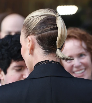 Mrežasto i crno: Charlize Theron u provokativnom izdanju