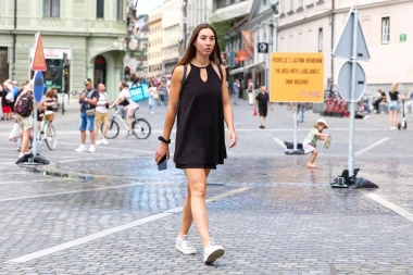 Kako izgleda ljubljanska špica? Slovenke voze bicikle u chic kombinacijama, a vole i lepršave haljine