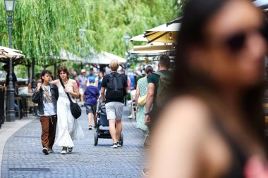 Kako izgleda ljubljanska špica? Slovenke voze bicikle u chic kombinacijama, a vole i lepršave haljine