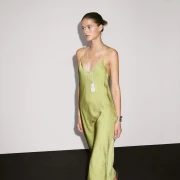 Romantične, profinjene i chic: Satinirane haljine su must-have za ljeto