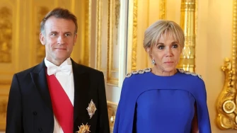 Brigitte Macron ili Kate Middleton? Koja dama bolje nosi haljinu s plaštom?