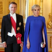 Brigitte Macron ili Kate Middleton? Koja dama bolje nosi haljinu s plaštom?