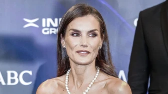 Kraljica Letizia u nepogrešivoj crnoj haljini za svaku prigodu i dob