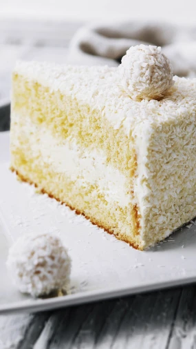 Raffaello torta bez pečenja – savršena ljetna slastica s kokosom i bijelom čokoladom