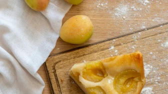 Mekan i sočan biskvit s marelicama koji ćete brzo napraviti, a još brže pojesti