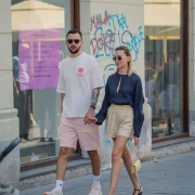 On u sportskom, ona u elegantnom: Par sa špice dokazuje da se suprotnosti privlače