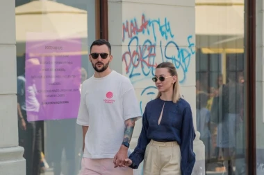 On u sportskom, ona u elegantnom: Par sa špice dokazuje da se suprotnosti privlače