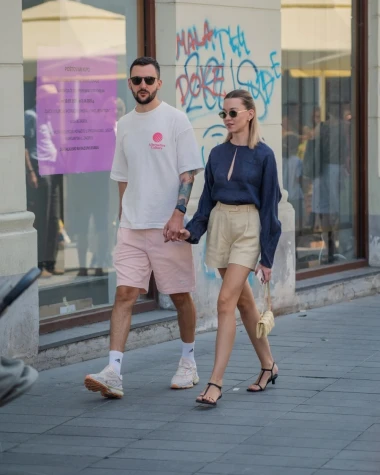 On u sportskom, ona u elegantnom: Par sa špice dokazuje da se suprotnosti privlače