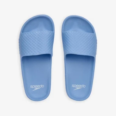 Plastične sandale za more: Must-have za sve ljetne avanture