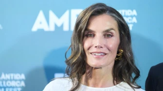 Kraljica Letizia opet oduševila izborom haljine i udobnim sandala na Mallorci