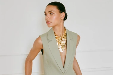 Prsluci su must-have: Chic komad koji podiže svaki outfit