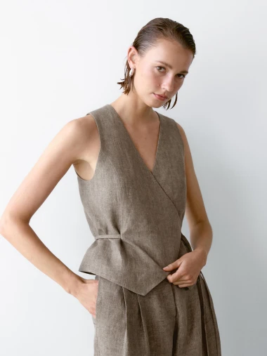 Prsluci su must-have: Chic komad koji podiže svaki outfit