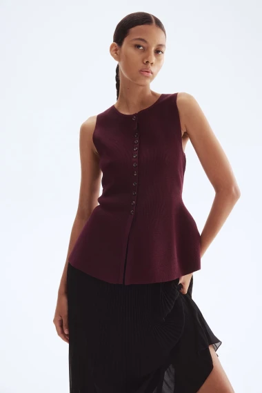 Prsluci su must-have: Chic komad koji podiže svaki outfit