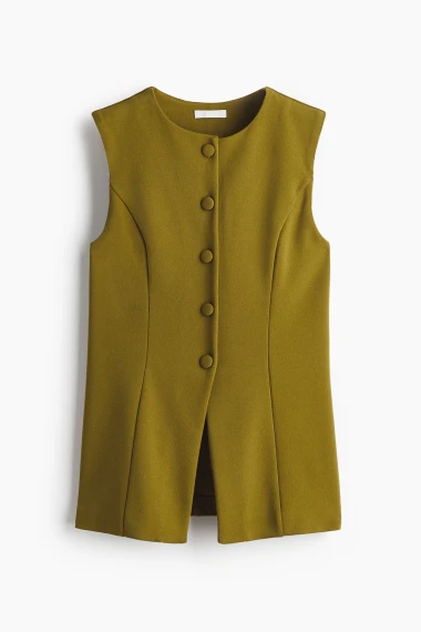 Prsluci su must-have: Chic komad koji podiže svaki outfit