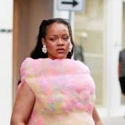 Rihanna kao najslađi slatkiš, trudnoću istaknula u najljepšoj haljini