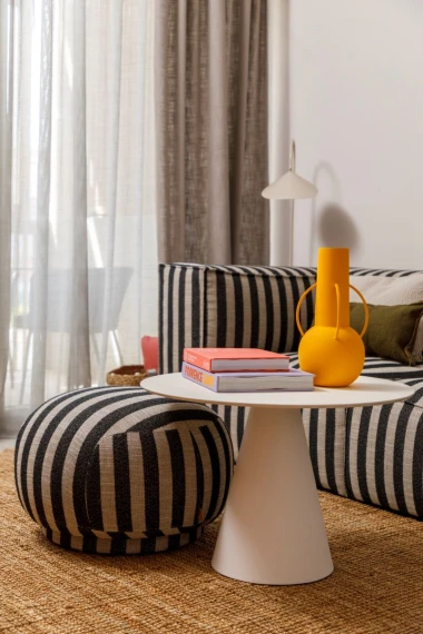 Coffee table knjiga je dodatak u modernom domu. Kako je odabrati i uskladiti u prostoru?