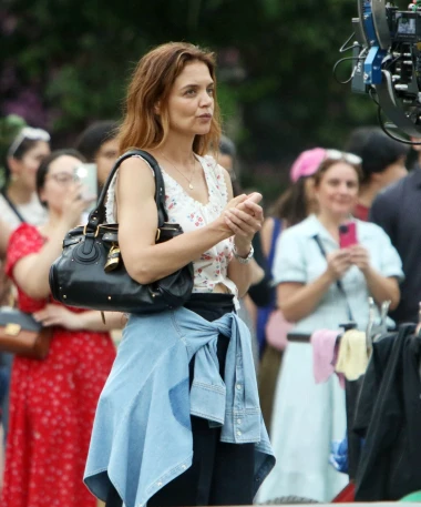 Katie Holmes oživjela kultnu torbu iz 2000-ih
