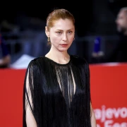 Rese, korzet i crveni ruž: Nezaboravan look Judite Franković Brdar u Sarajevu