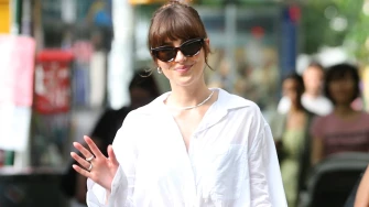 Dakota Johnson zna zašto su loaferice klasik koji nikad ne izlazi iz mode