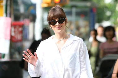 Dakota Johnson zna zašto su loaferice klasik koji nikad ne izlazi iz mode