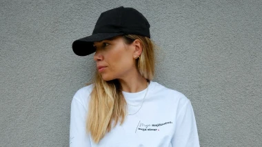 Podcast 'Mame kod Lane' predstavio prvi službeni modni komad u suradnji s brendom Mooshie Wooshie