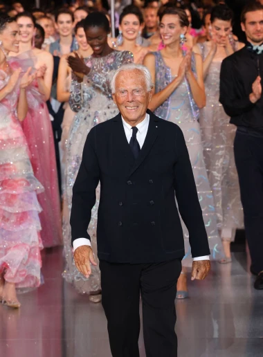 Giorgio Armani: Modni genij koji je redefinirao eleganciju i oblikovao talijanski luksuz