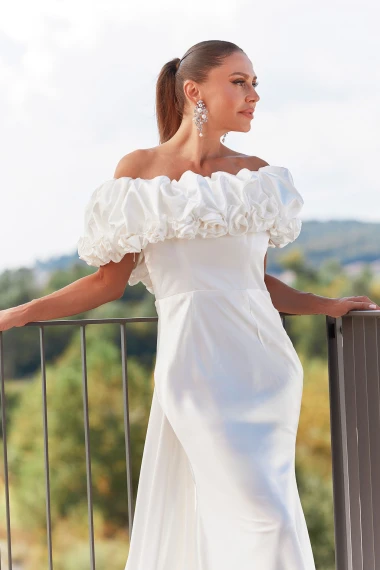Mila Horvat sjaji u novoj bridal kampanji Hippy Gardena