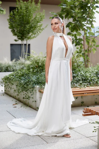 Mila Horvat sjaji u novoj bridal kampanji Hippy Gardena