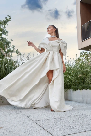 Mila Horvat sjaji u novoj bridal kampanji Hippy Gardena