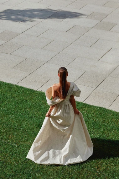 Mila Horvat sjaji u novoj bridal kampanji Hippy Gardena
