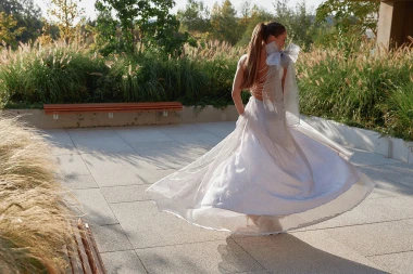 Mila Horvat sjaji u novoj bridal kampanji Hippy Gardena