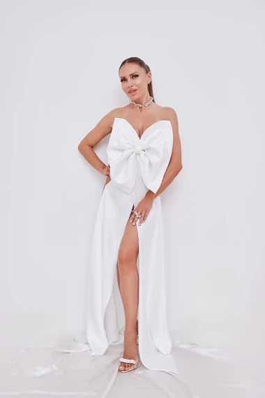 Mila Horvat sjaji u novoj bridal kampanji Hippy Gardena