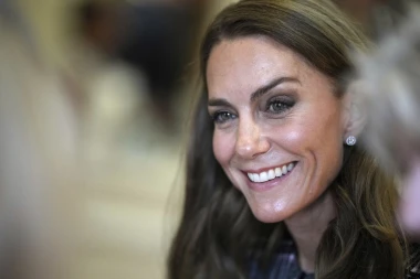 Kate Middleton opet je brineta - nakon niza komentara o plavoj nijansi njezine kose