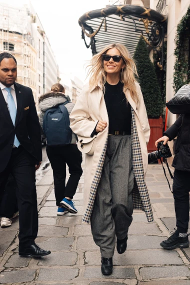Sienna Miller: Kraljica boho chica pokazuje kako se nosi jesenski baloner