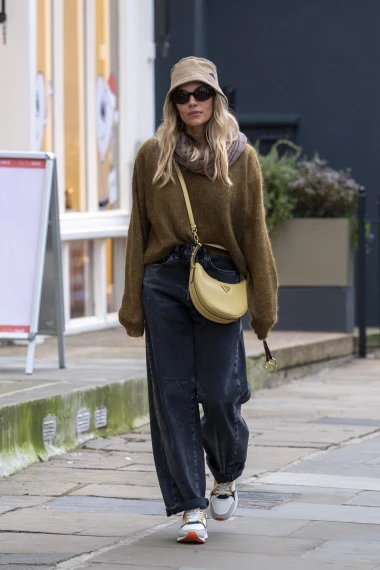 Sienna Miller: Kraljica boho chica pokazuje kako se nosi jesenski baloner