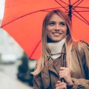 Omiljeni brend ima kopiju kultne The Row torbe – crni tote model za svaki dan
