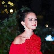Haljina Selene Gomez idealna je za vjenčanja, a mi smo pronašli povoljne verzije