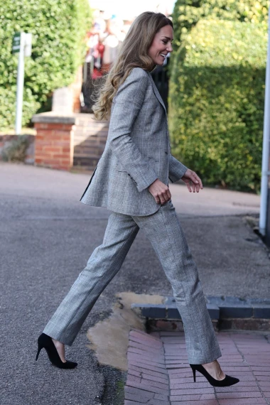 Kate Middleton pokazala još jedno dobro odijelo, a karirani uzorak pun je pogodak