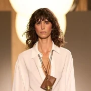 Michael Kors u novoj kolekciji spojio zemljane tonove i eleganciju – sljedeće sezone nosimo safari estetiku