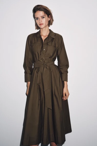 Zara ima jesenske modele midi haljina koje laskaju svakoj figuri