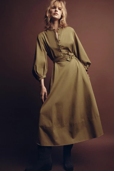 Zara ima jesenske modele midi haljina koje laskaju svakoj figuri