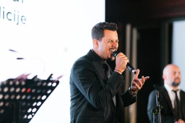 Uz poznata lica i biserne osmijehe, Štimac dental centar proslavio 40 godina izvrsnosti na prvom gala događaju nakon ljeta