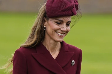 Tko je modno briljirao? Kate vjerna britanskoj klasici, Melania eksperimentirala sa šeširom