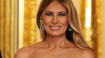 Tijara, čipka i gola ramena: Melania Trump i Kate Middleton zablistale na svečanoj večeri